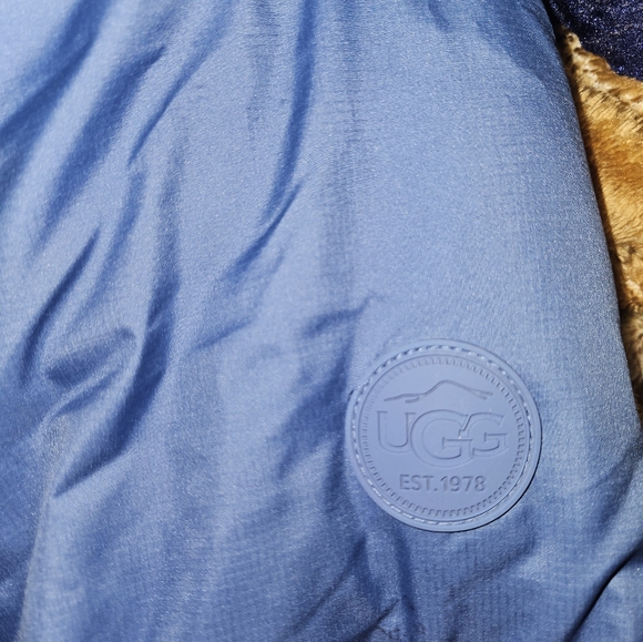 Ugg puffer jacket xl - Picture 3 of 3